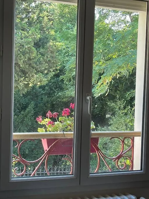 Holiday home Maison De Charme Avec Piscine En Ville Avignon