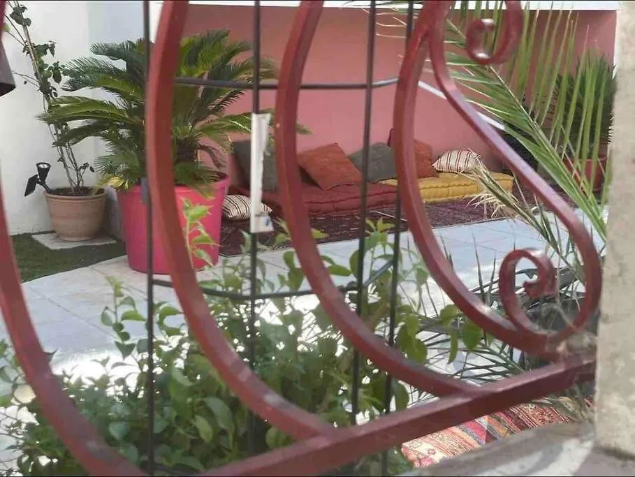 Holiday home Maison De Charme Avec Piscine En Ville Avignon