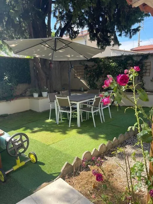 Holiday home Maison De Charme Avec Piscine En Ville Avignon